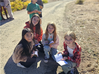 students eating lunch on a field trip